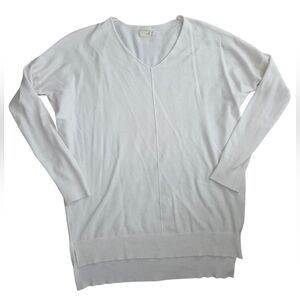 Debut White V-Neck Sweater Classic Lightweight Knit